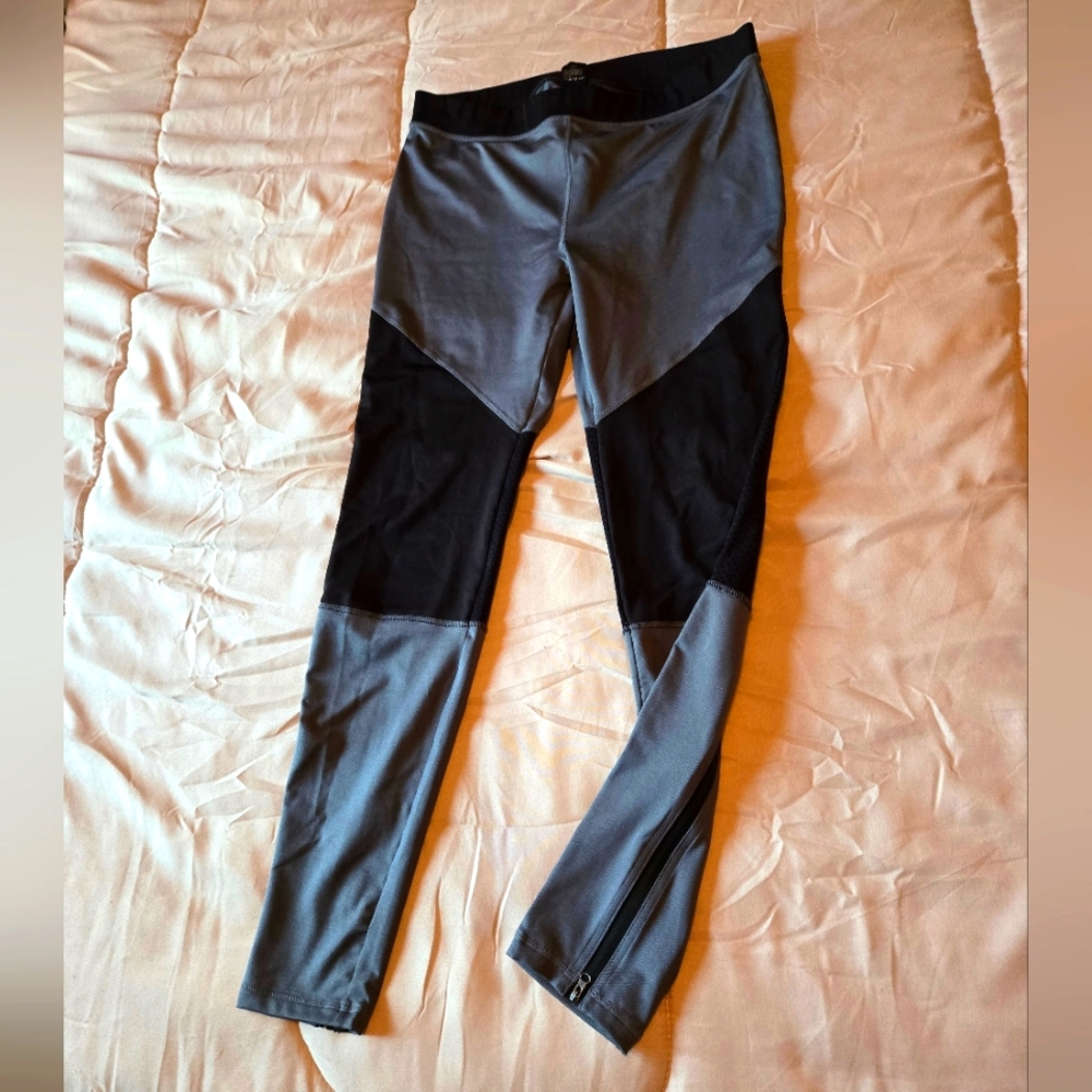 Stylish Gray and Black Leggings